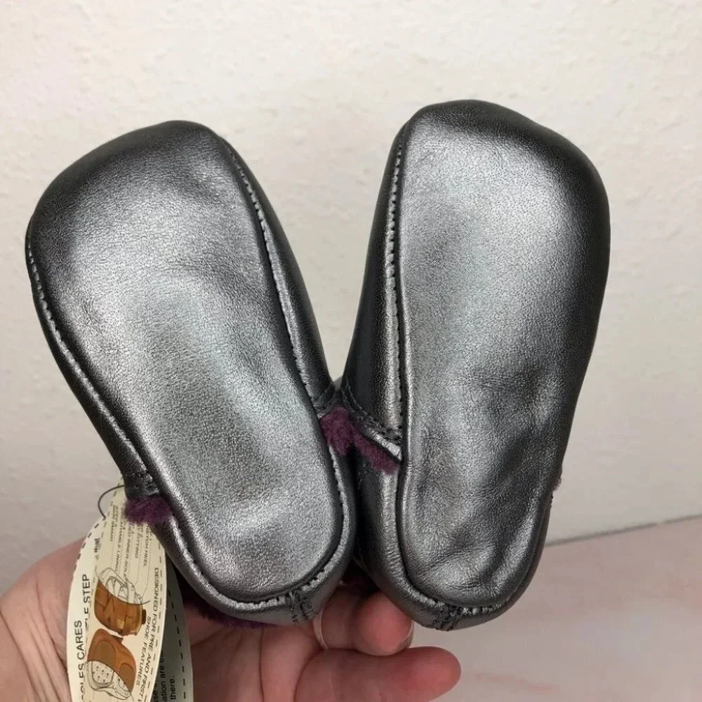 NWT Old‎ Soles crib shoes polar boot silver w/ purple fleece size 2 infant